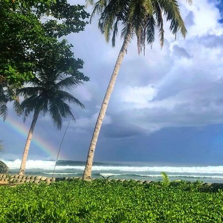 Hotel Southern Mentawai Outpost Sibigau Island Zewnętrze zdjęcie
